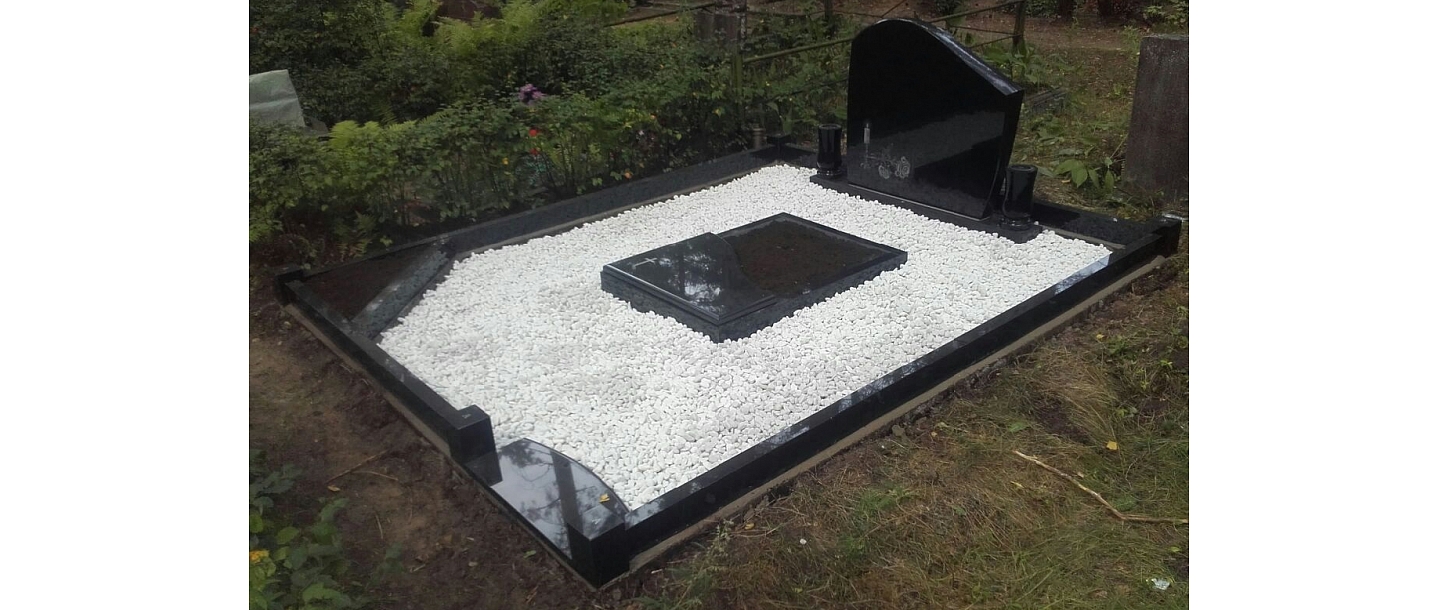 Надгробные памятники, бордюры, оградки