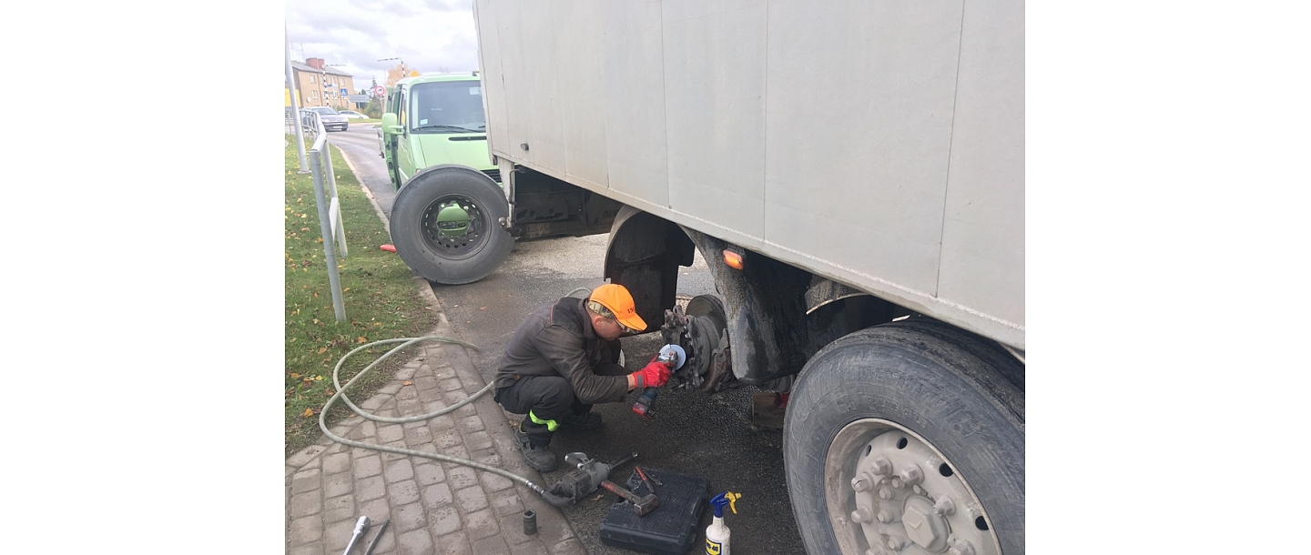 Tehniskā palīdzība uz ceļa