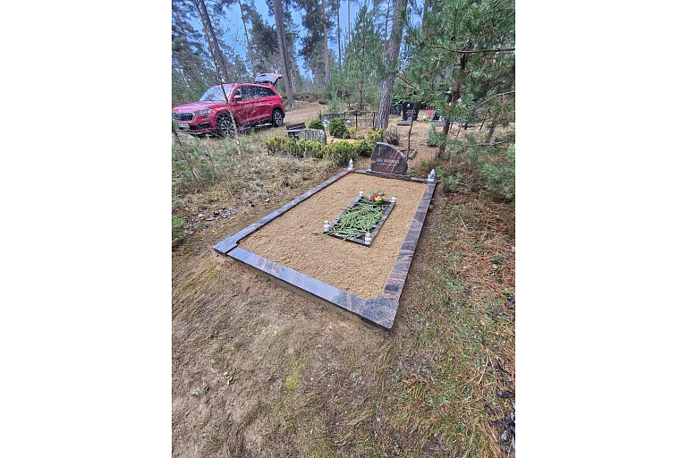 kapu pieminekļu mazgāšana