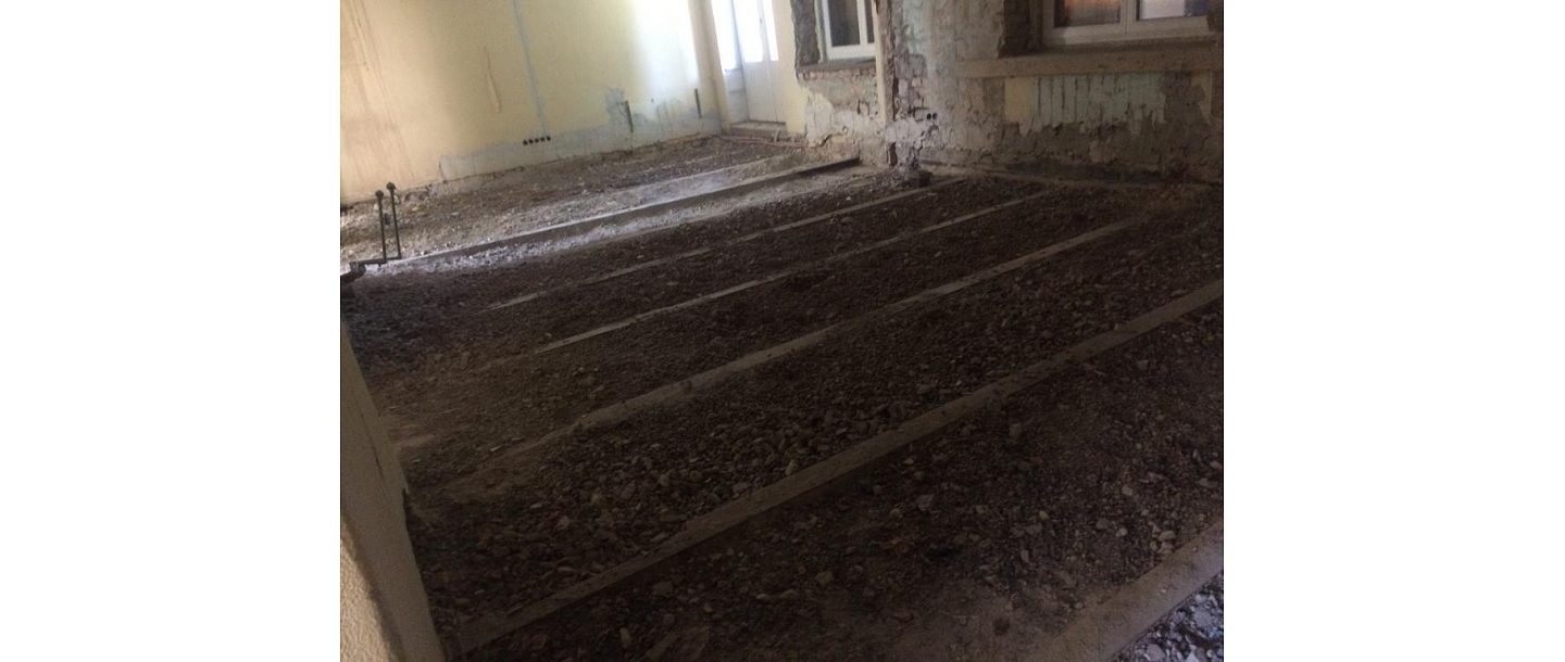 Floor heat insulation