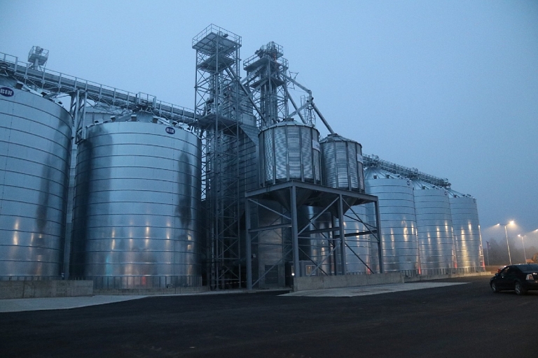 Graudu elevators Linas Agro graudu uzpirkšana