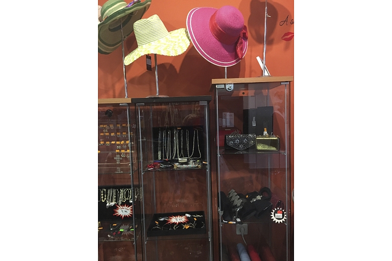 Hats, bijouterie
