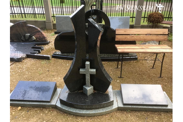 Monuments and engraving