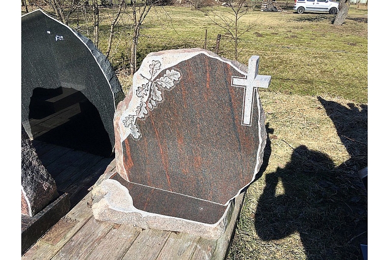 Надгробные памятники, надгробный камень