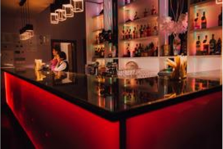 Night club "Lagoon"