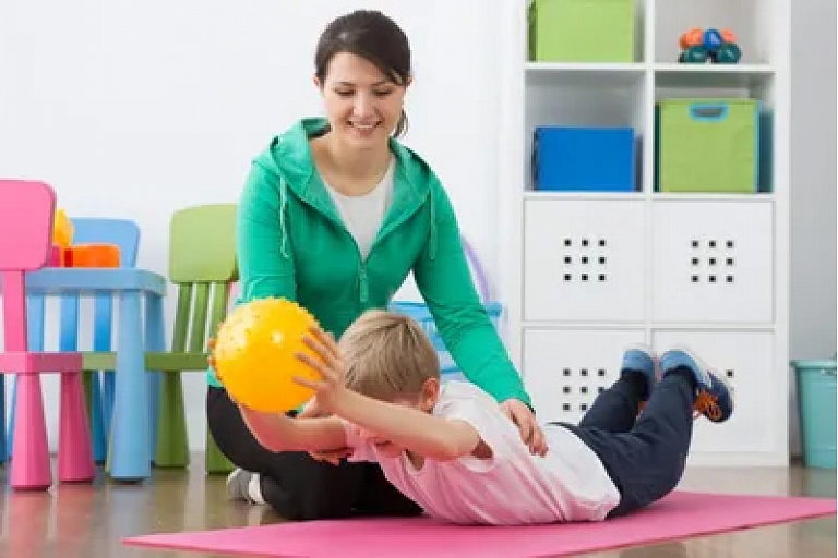 Physical therapist for children