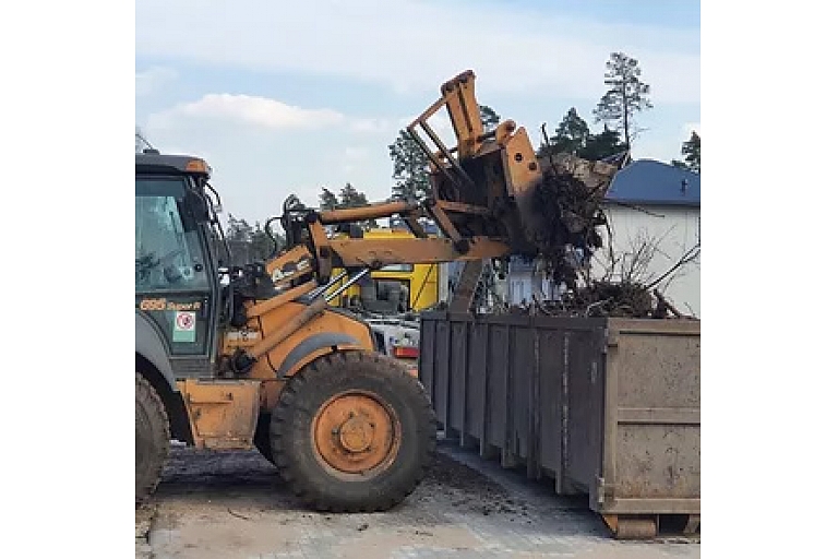 Tractors, excavators, autocranes, universal dumpers for bulk and container cargo