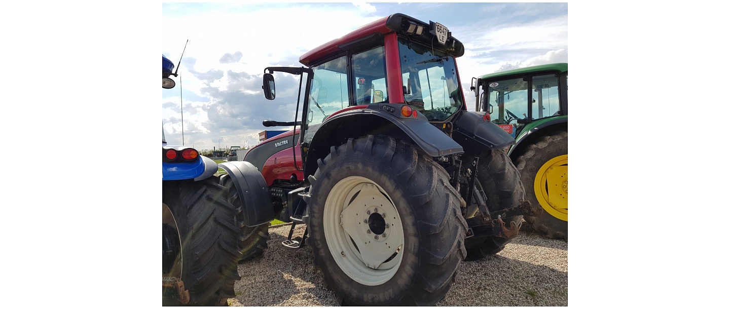 Valtra Lauksaimniecības tehnikas remonts serviss Saldū, Brocēnos