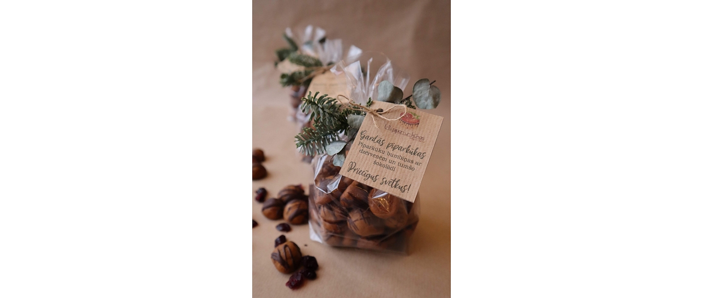 Banquet table setting