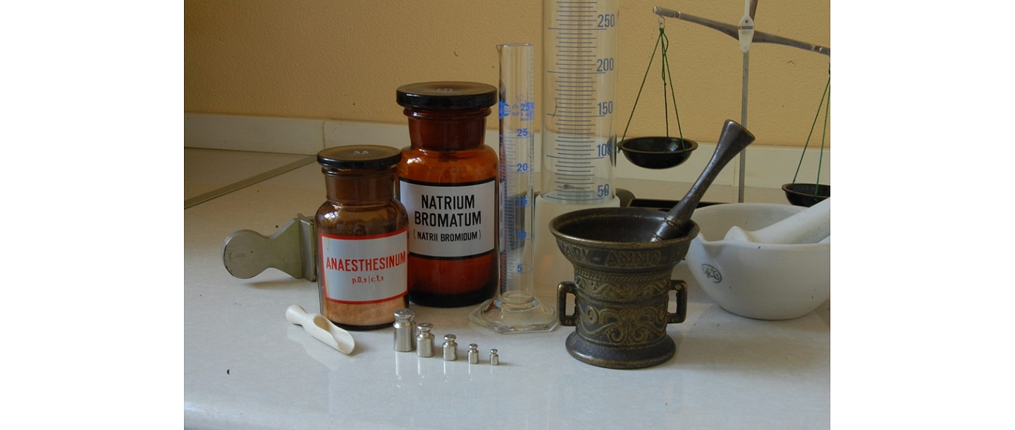 Preparation of medicines according to individual prescriptions