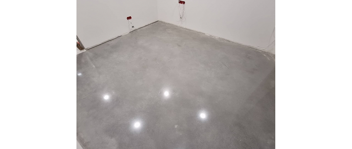 Polished concrete floor with a high gloss level
