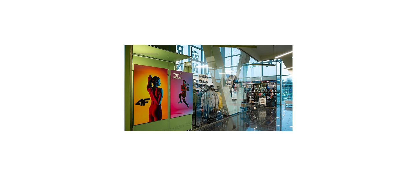 Mizuno sportswear and shoes