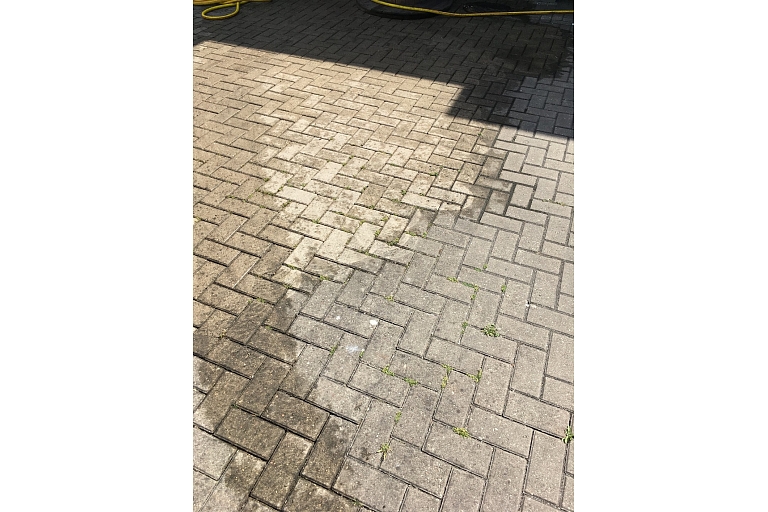 Pavement cleaning