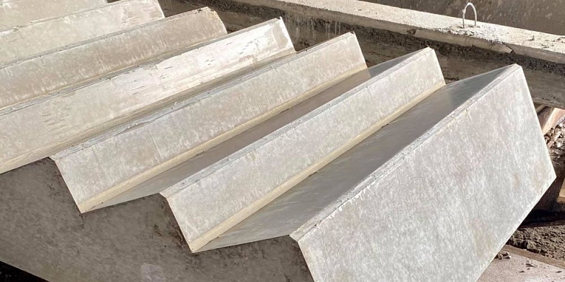 Reinforced concrete stairs