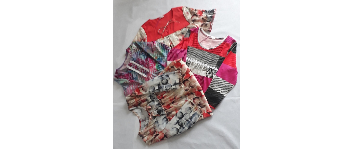 Платье без рукавов в цветочек для девочки