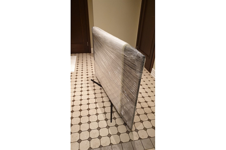 Safe packaging of furniture in film