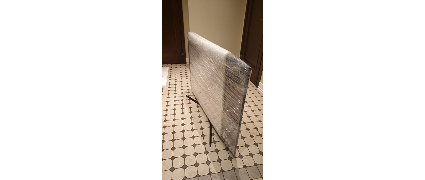 Safe packaging of furniture in film