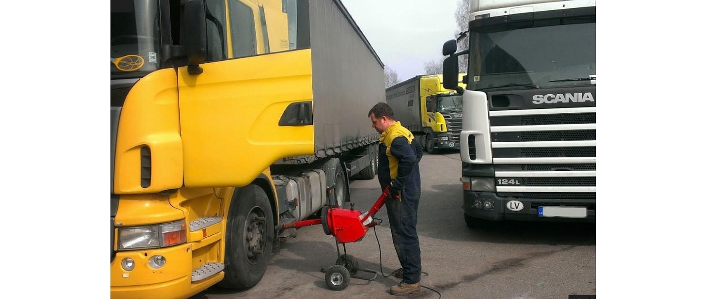 Changing truck wheels and tightening bolts