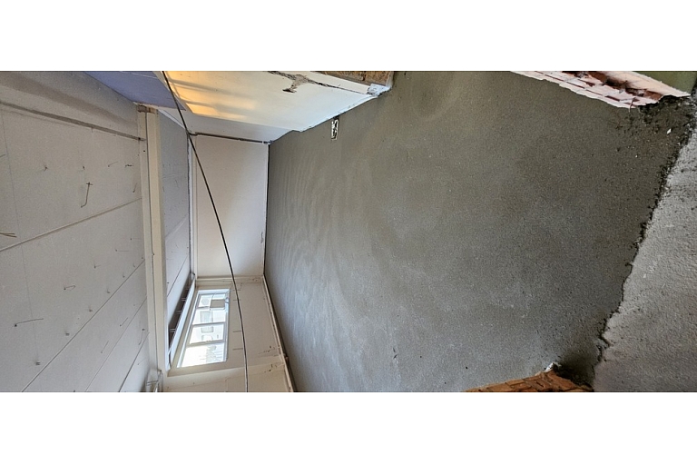 Concrete floor for the house