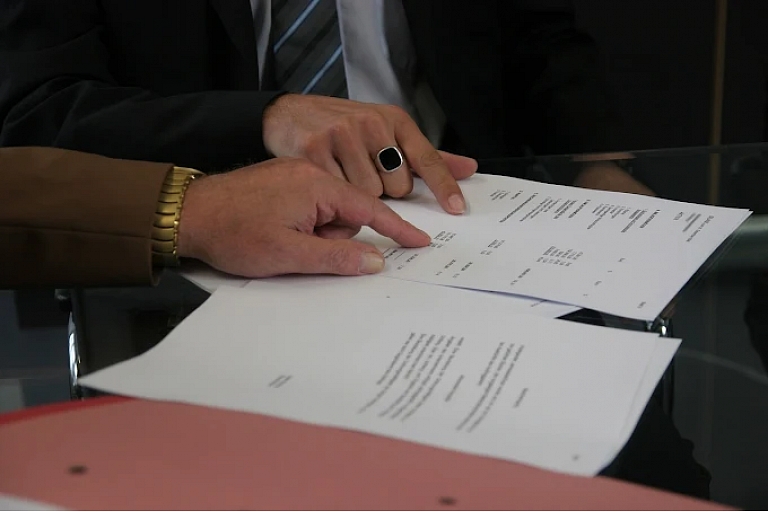 Sandra Sprūde – Preparation and review of legal documents.