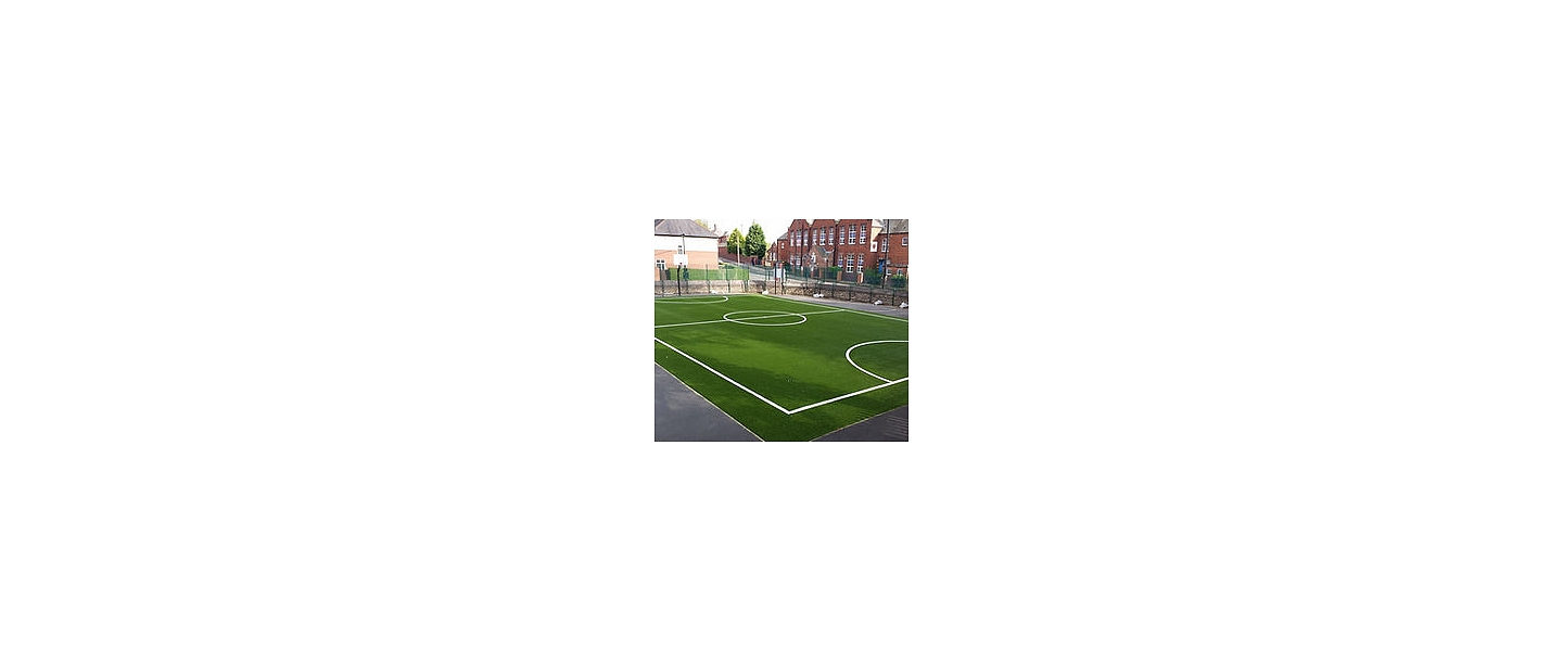 Искусственная трава на футбольном поле