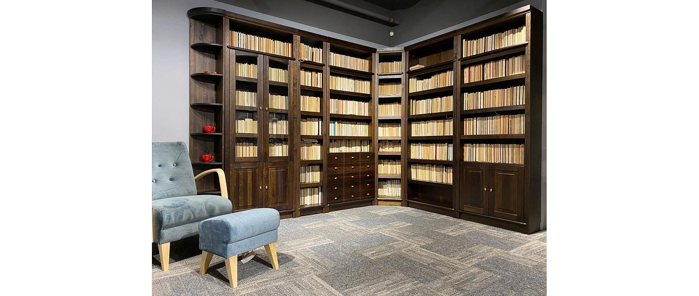 Книжные полки