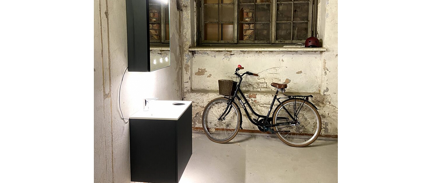 TIBIbox piedāvā dažādus vannas istabas aksesuārus un mēbeles, kas ir ideāli piemēroti gan mājām, gan komerciālajiem objektiem, radot stilīgu un praktisku vidi.