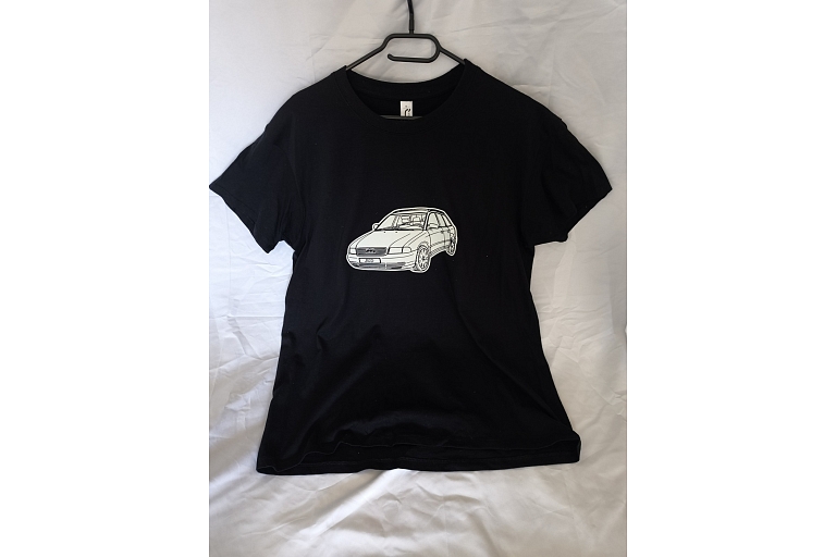 Apģērbs ar apdruku