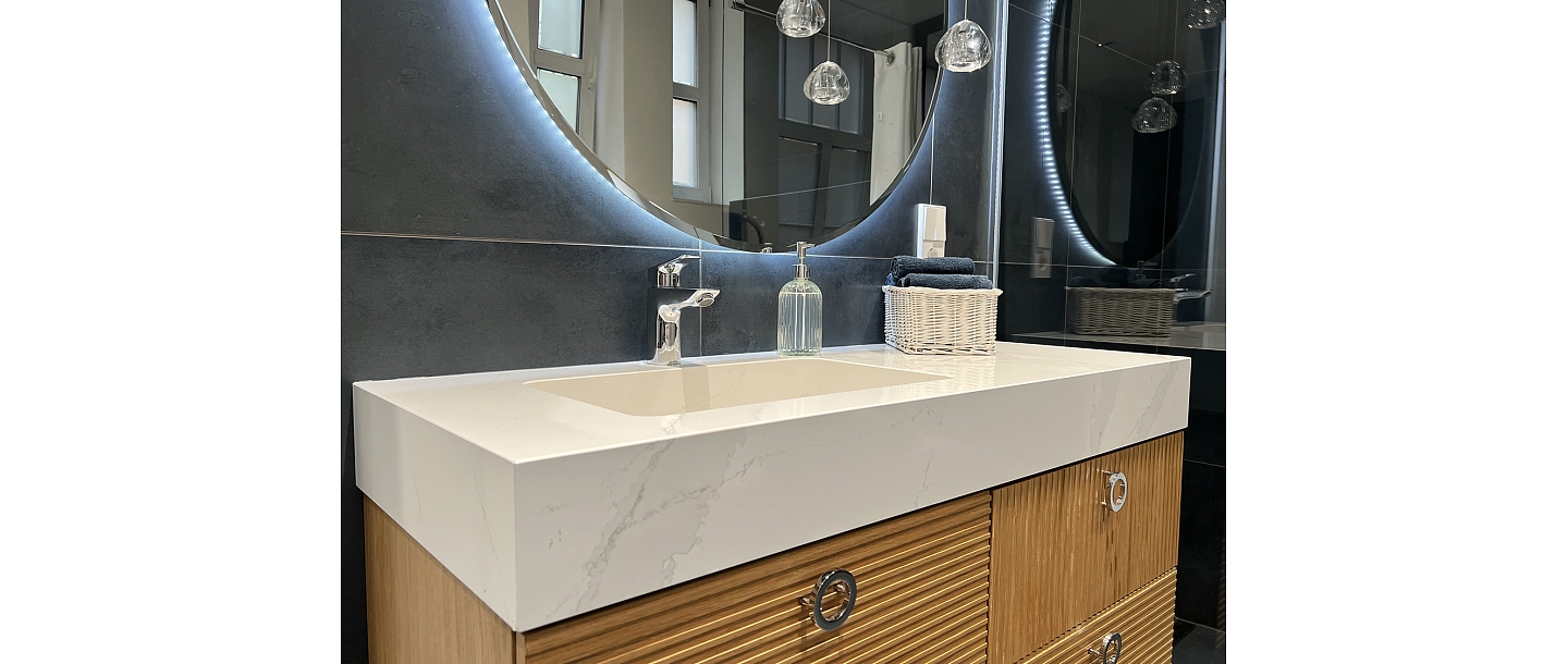 Calacatta Gold vannas istaba