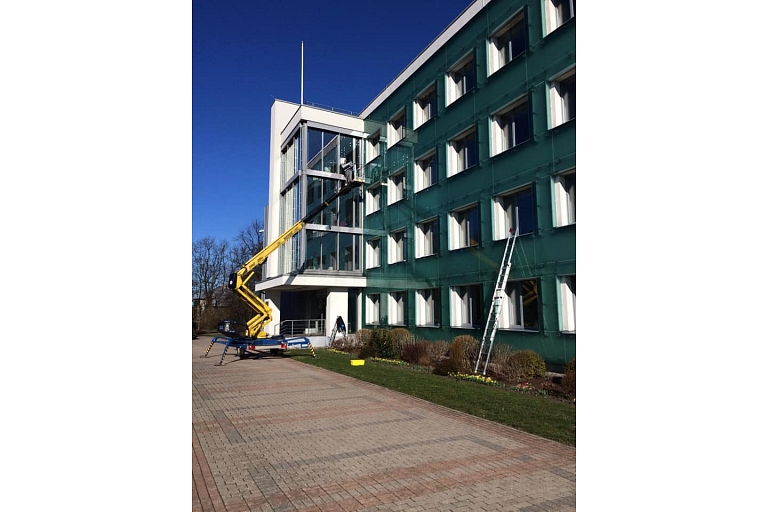 uzkopšanas serviss uzņēmumiem