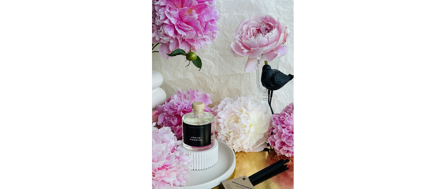 Home fragrance with sticks