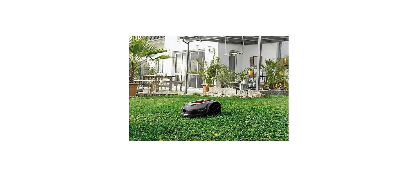 Lawn mowers robots