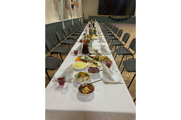Banquet table setting