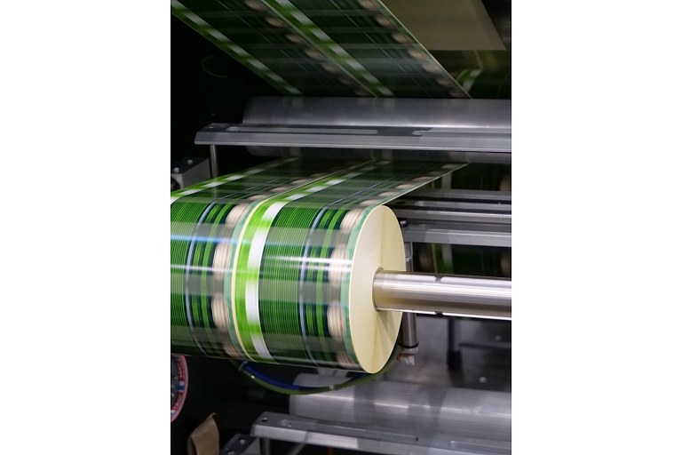 Printing of colored labels and stickers