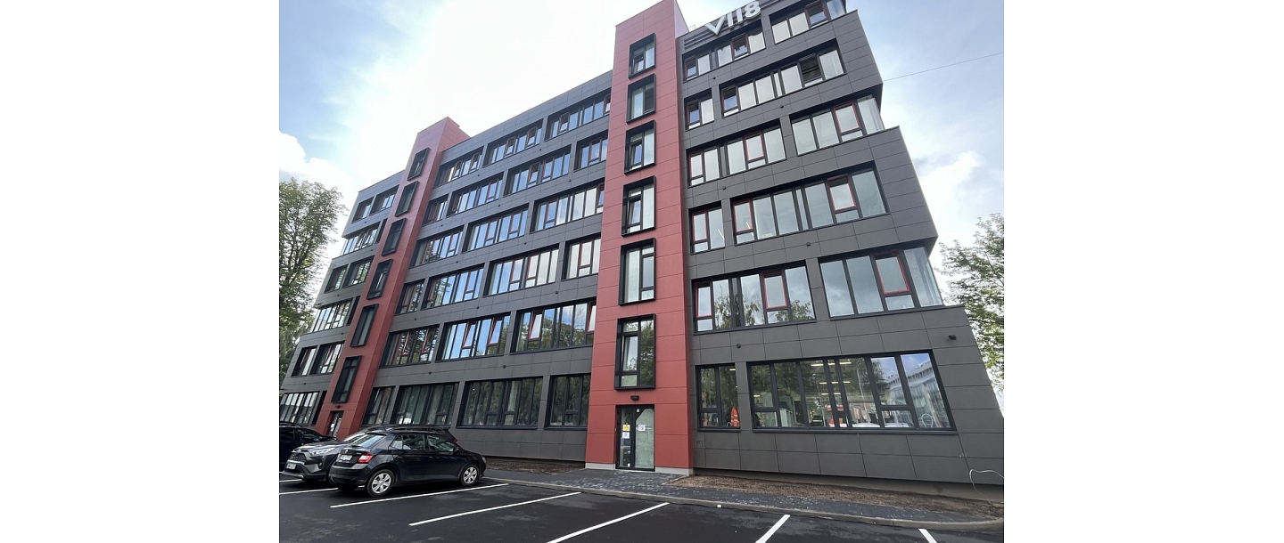 REHAU SYNEGO windows in business center V188. Manufacturer, Windows Factory