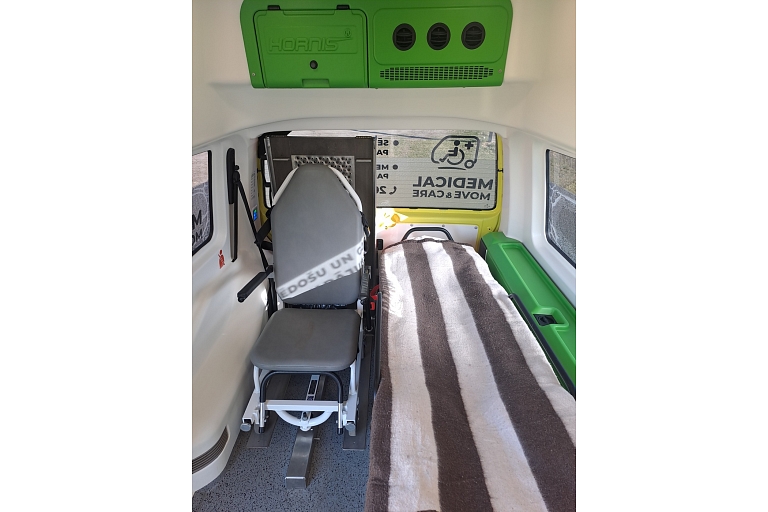 Transportation of seated and lying people