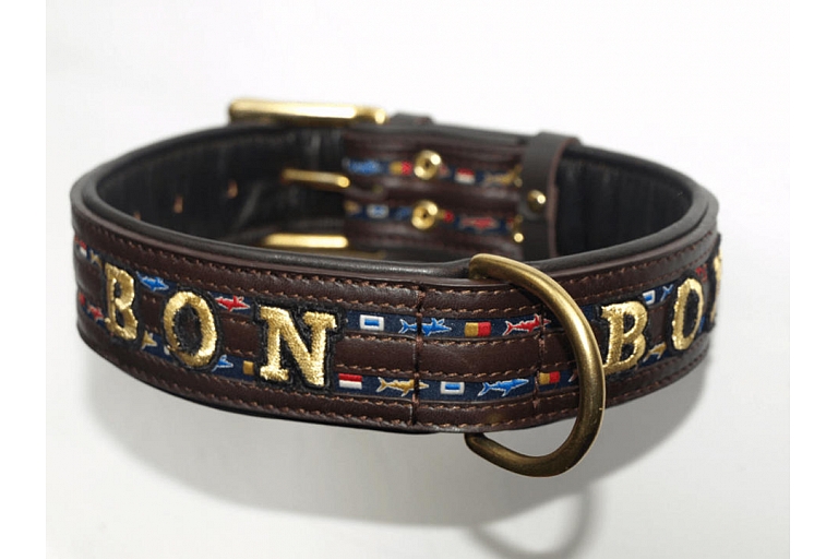 Leather collars for dogs