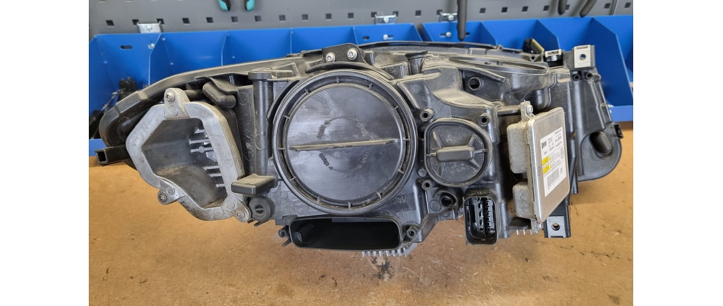 Jauni un lietoti auto lukturi, RB lukturi