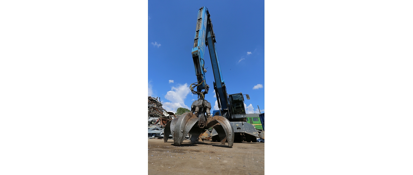 Loading and unloading of scrap metal