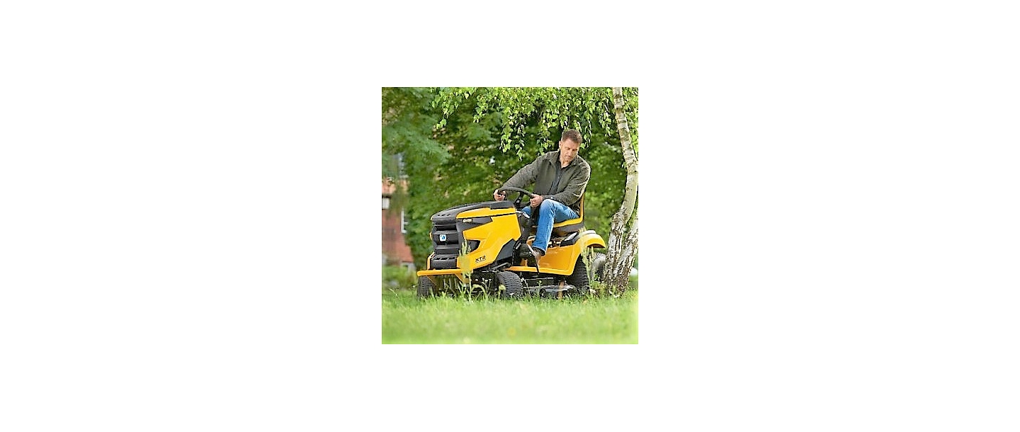 Lawnmower tractors