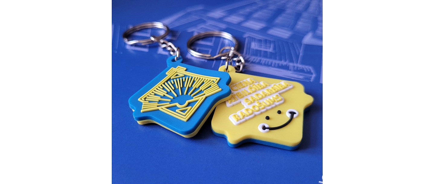 Atslēgu piekari, kaklalentas