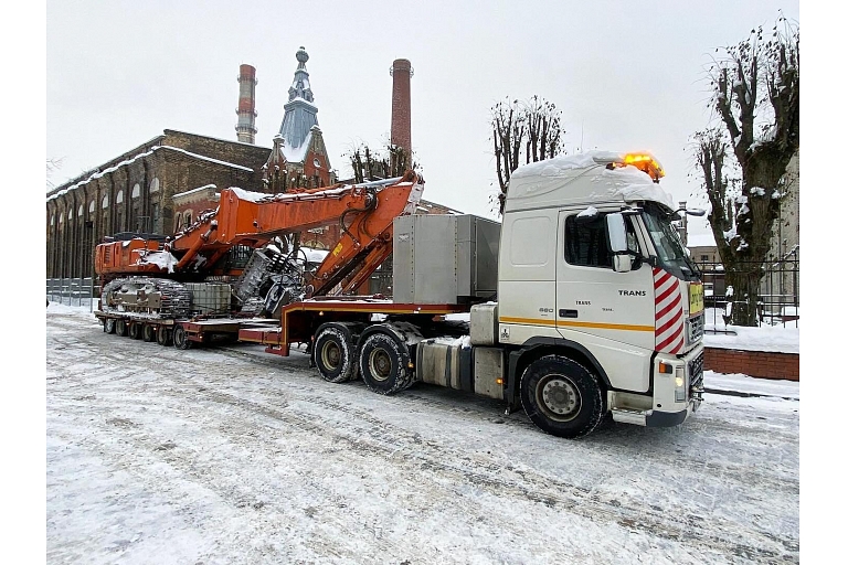 Transportation of oversized machinery and equipment