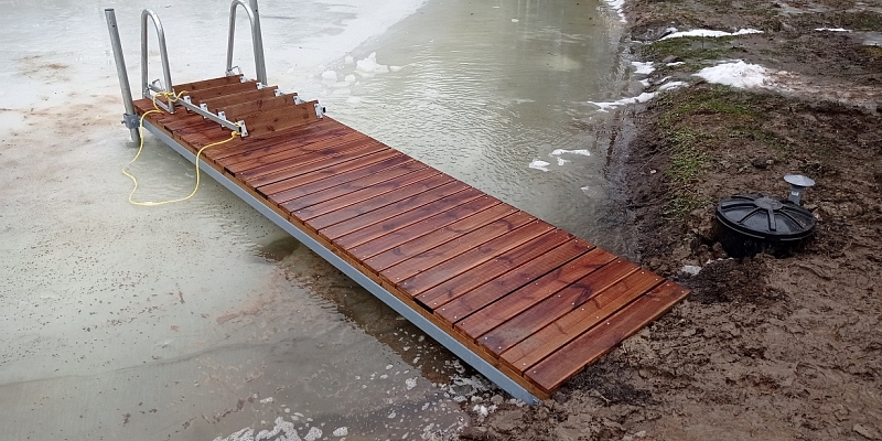 Long-lasting pontoons with softwood decking and galvanized metal parts