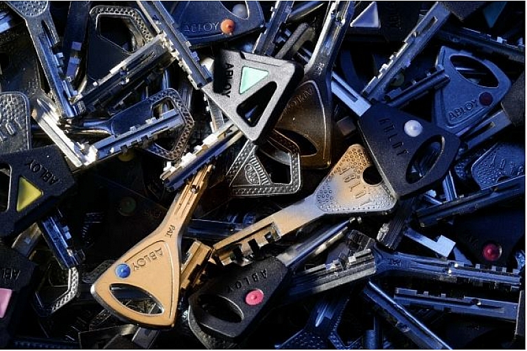 "Raed Lock" Key production