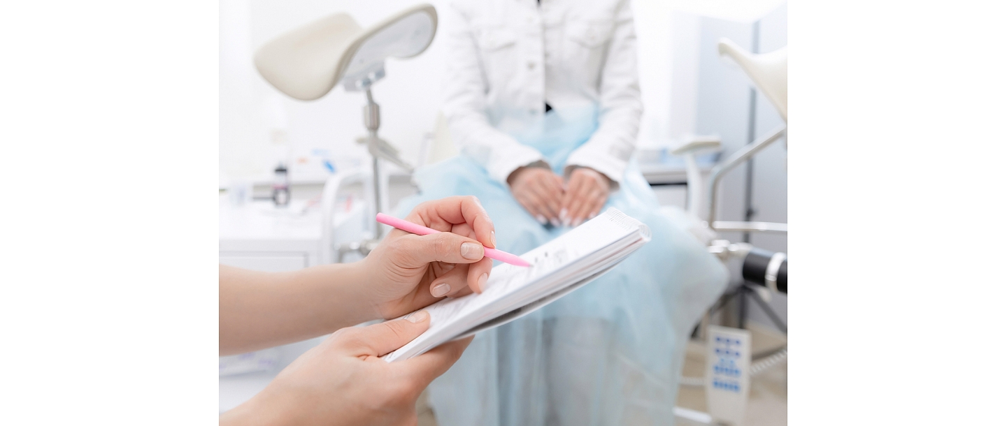 Rūpīga veselības datu izvērtēšana un izmeklējumu plānošana, nodrošinot precīzu diagnostiku un personalizētu pieeju katrai pacientei.