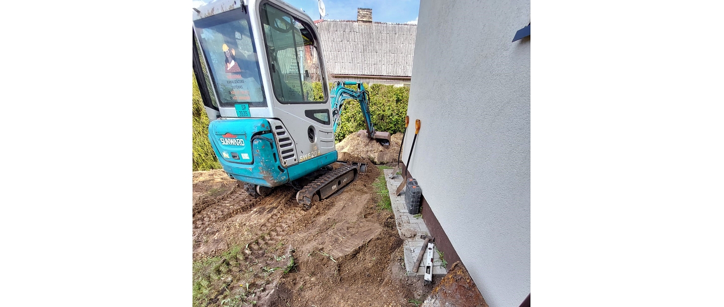 Preparation of construction site for drainage