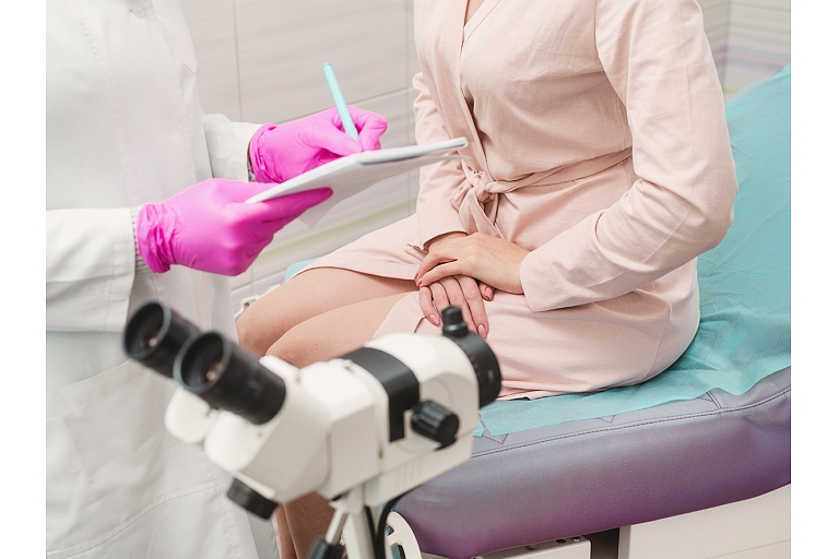 Individual and confidential gynecological consultation in a calm and safe environment, where the patient can receive a professional explanation, recommendations and support for women's health.