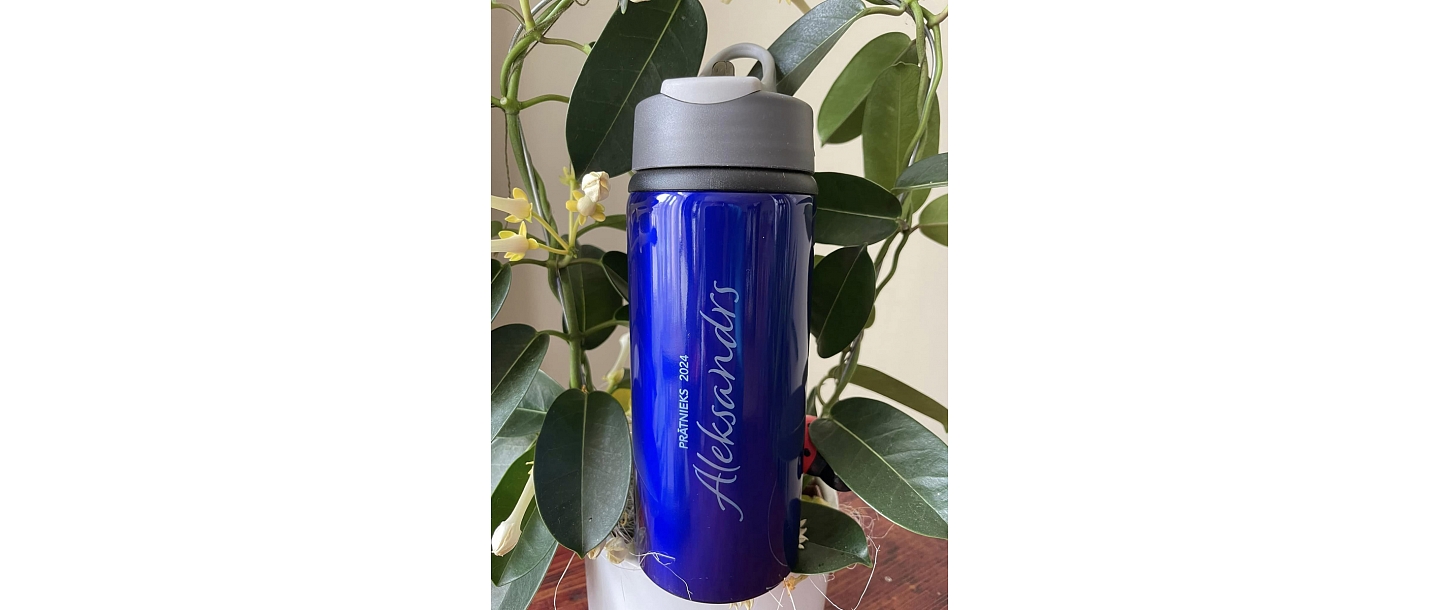 Thermal mugs, thermoses, bottles