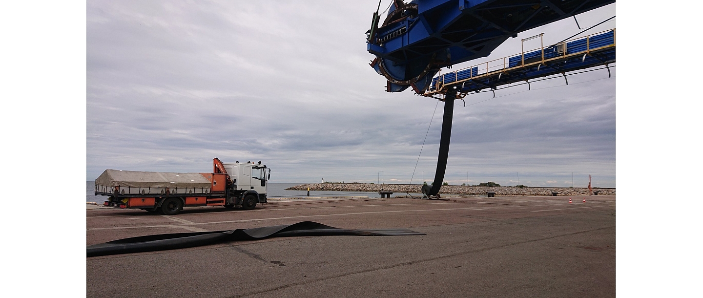 Conveyor belt cleaners