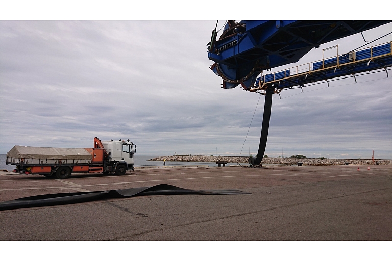 Conveyor belt cleaners